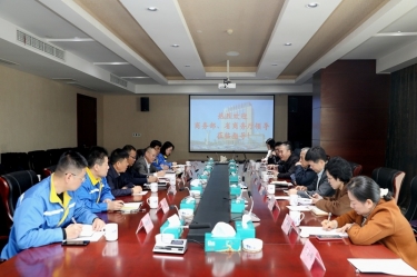 商務(wù)部駐杭特辦特派員劉福學(xué)攜浙江省商務(wù)廳黨組成員、總經(jīng)濟師朱軍一行蒞臨景興紙業(yè)考察調(diào)研